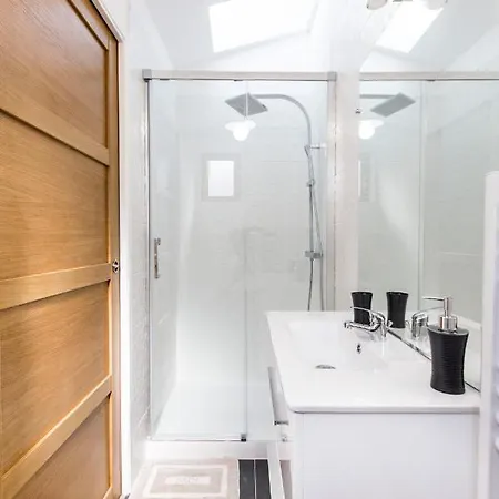 Apartman Au Coeur Du Vieil Et A 2 Pas De La Mer... *